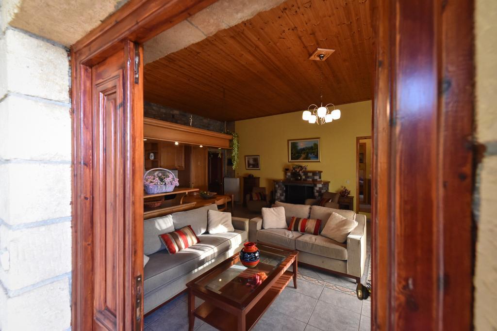 Villa Onar A Stone House With Amazing View Stoúpa Esterno foto