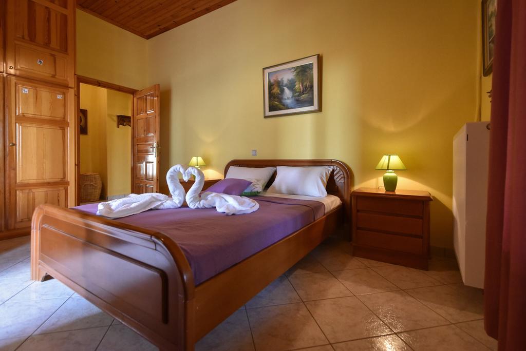 Villa Onar A Stone House With Amazing View Stoúpa Esterno foto