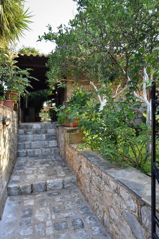 Villa Onar A Stone House With Amazing View Stoúpa Esterno foto