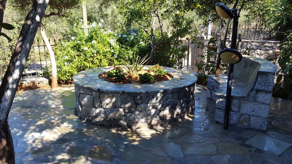 Villa Onar A Stone House With Amazing View Stoúpa Esterno foto